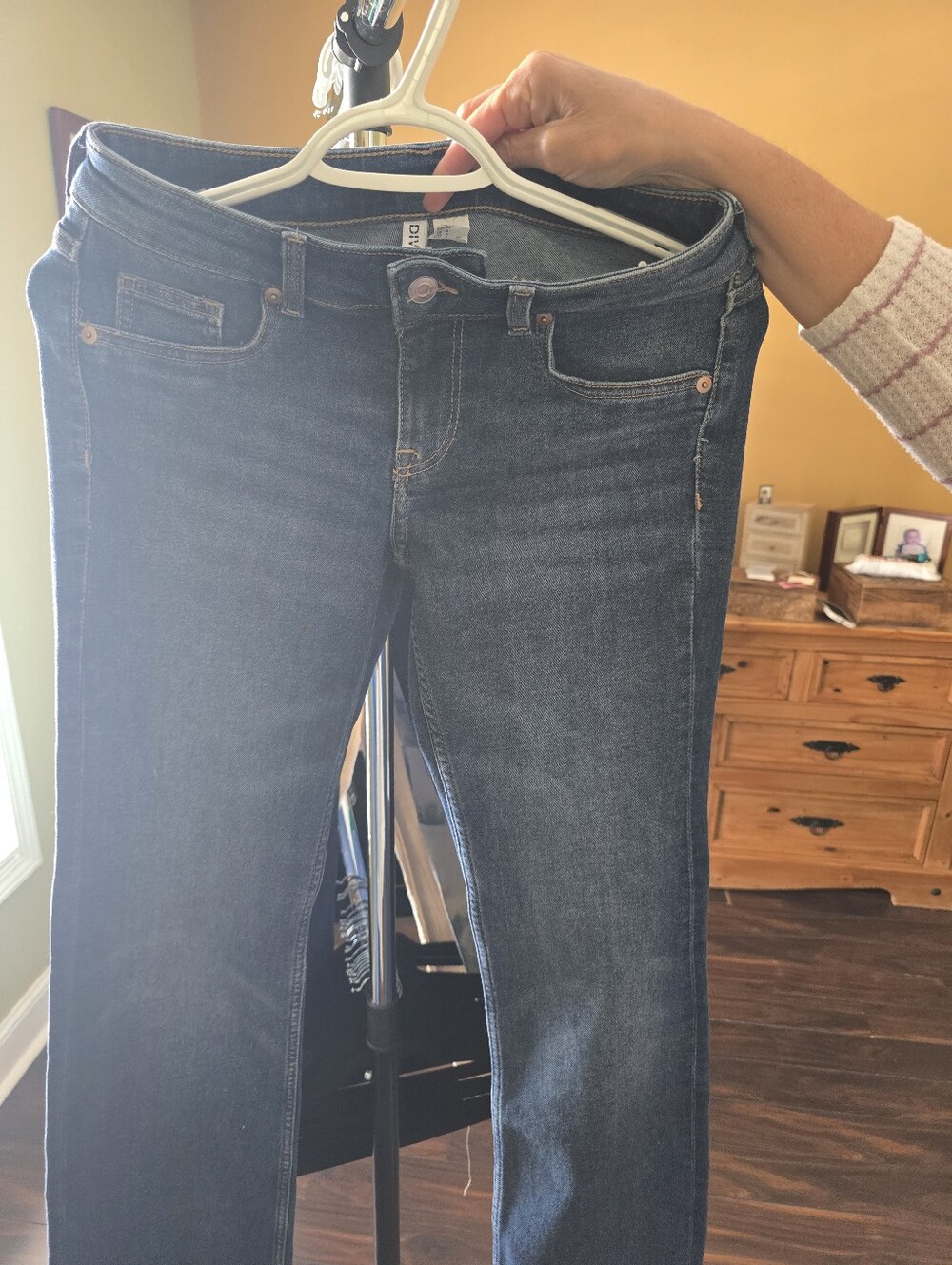 H&M Dark Wash Women’s Jeans - Classic Flare